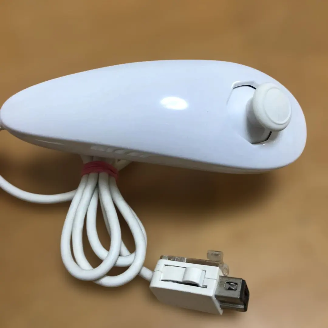 【匿名　送料無料】415-28家庭用ゲーム機　任天堂Wiiヌンチャクホワイト