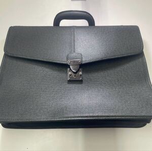 Louis Vuitton Louis Vuitton