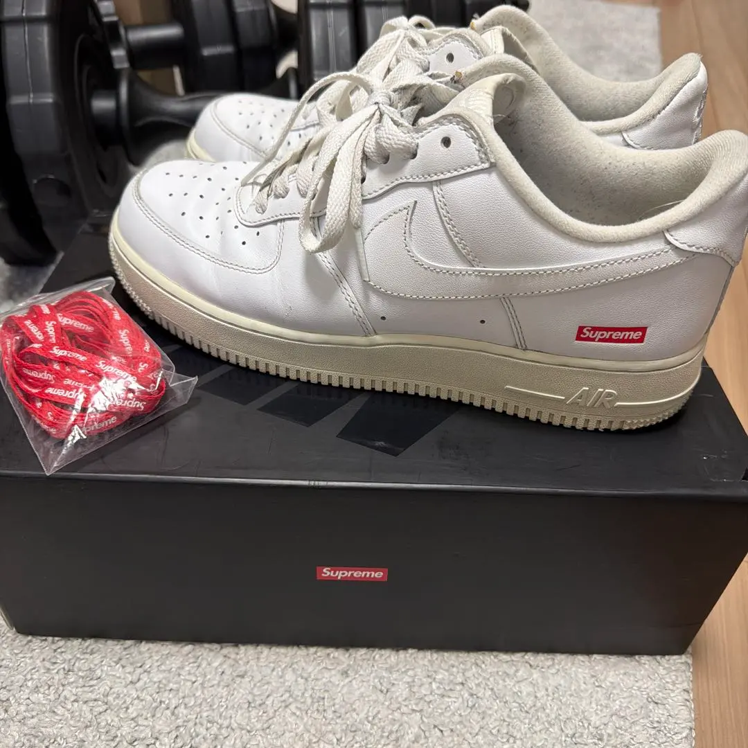 Nike Air Force 1 ホワイト supremeコラボ シュプフォース