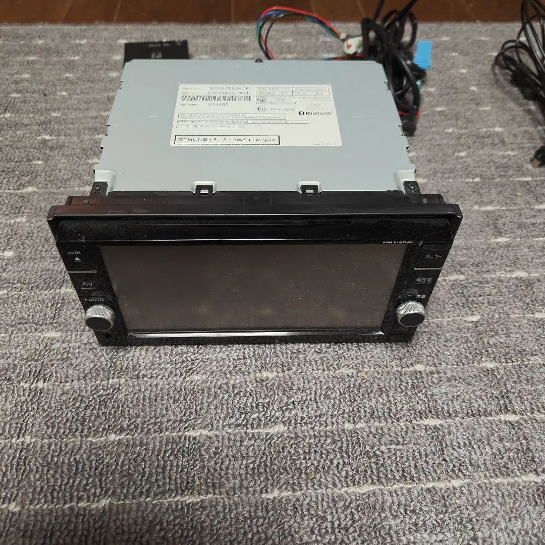 日産車純正品　Panasonic MM318D-W カーナビ 本体