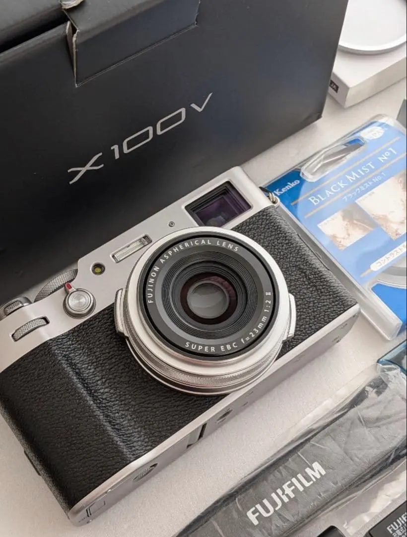 FUJIFILM X100V シルバー本体