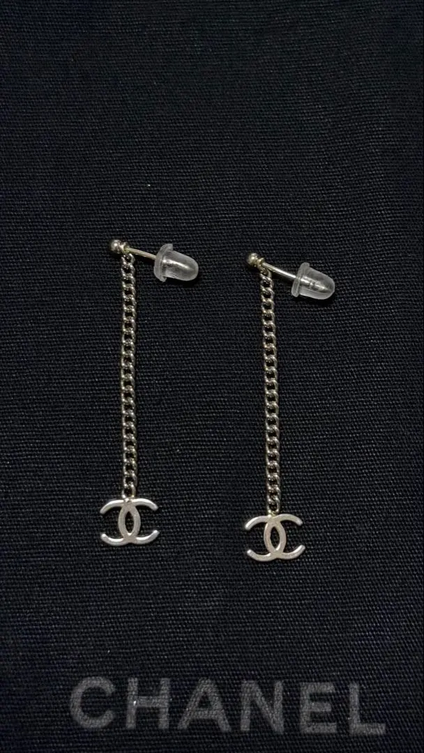 CHANEL チェーンピアス