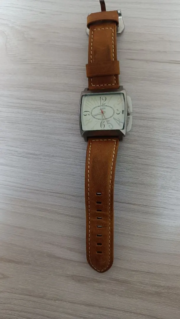 大型　本革レザー腕時計