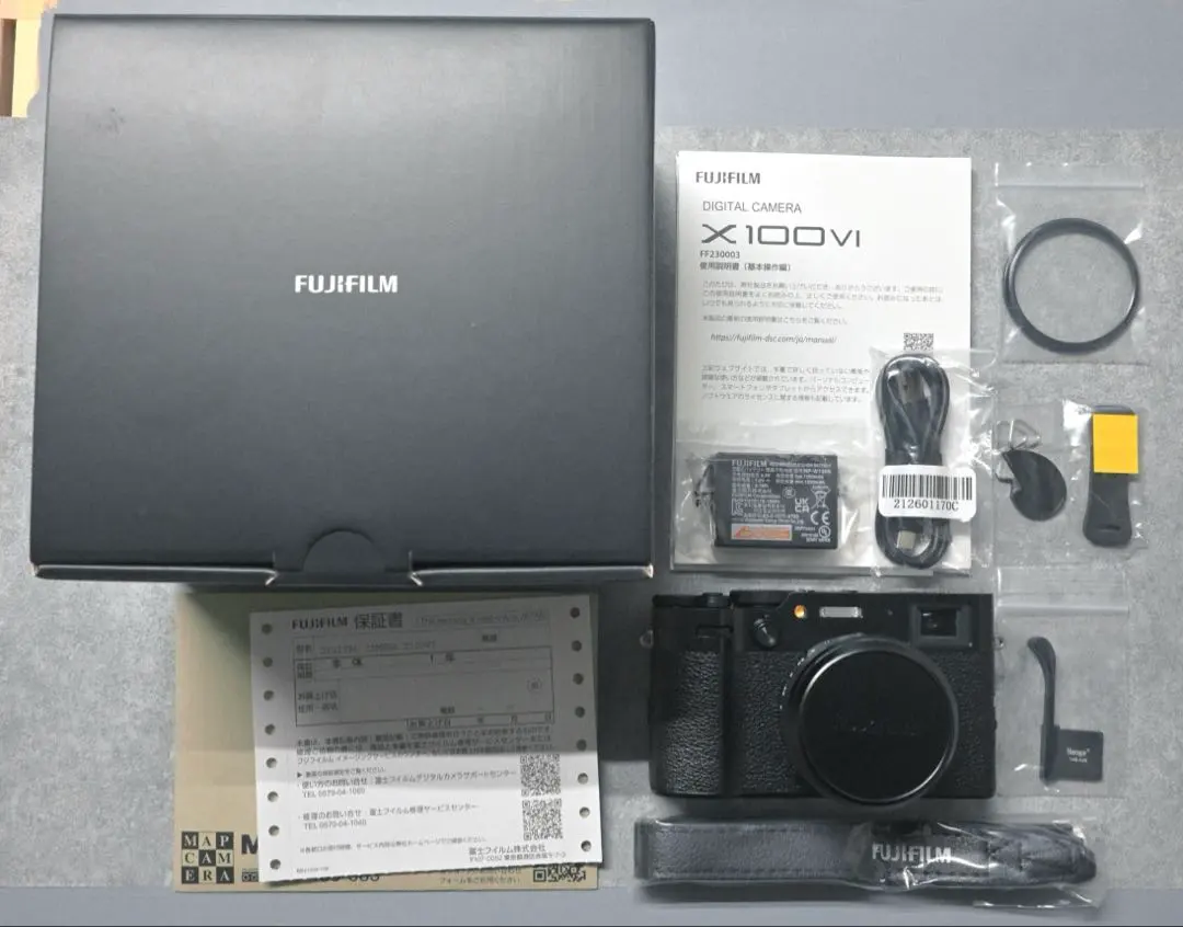 【ショット数約900回】FUJIFILM X100VI ブラック 付属品多数
