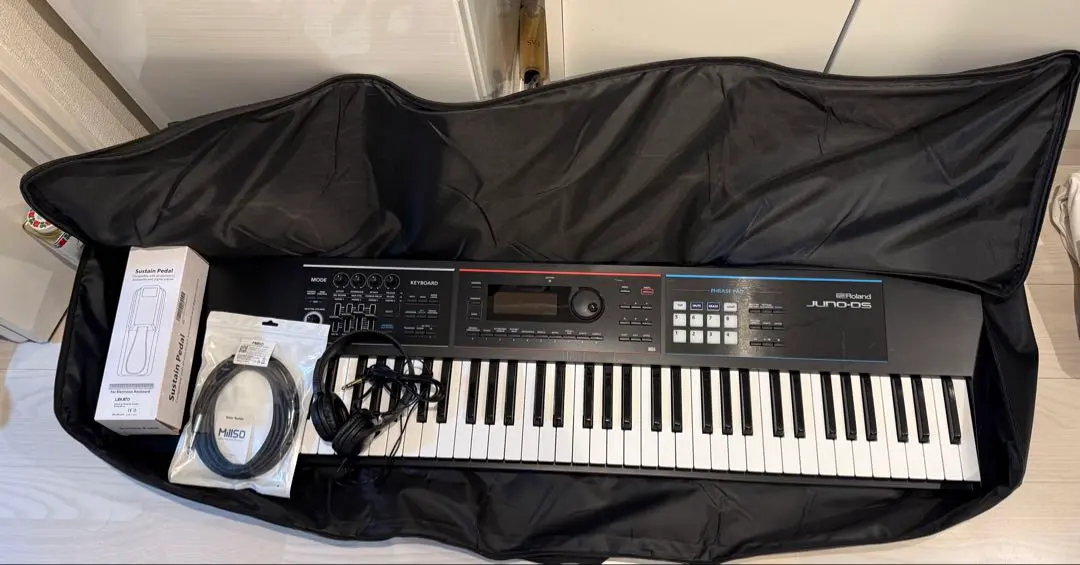 Roland JUNO-DS(76鍵)シンセサイザー 本体　付属品多数