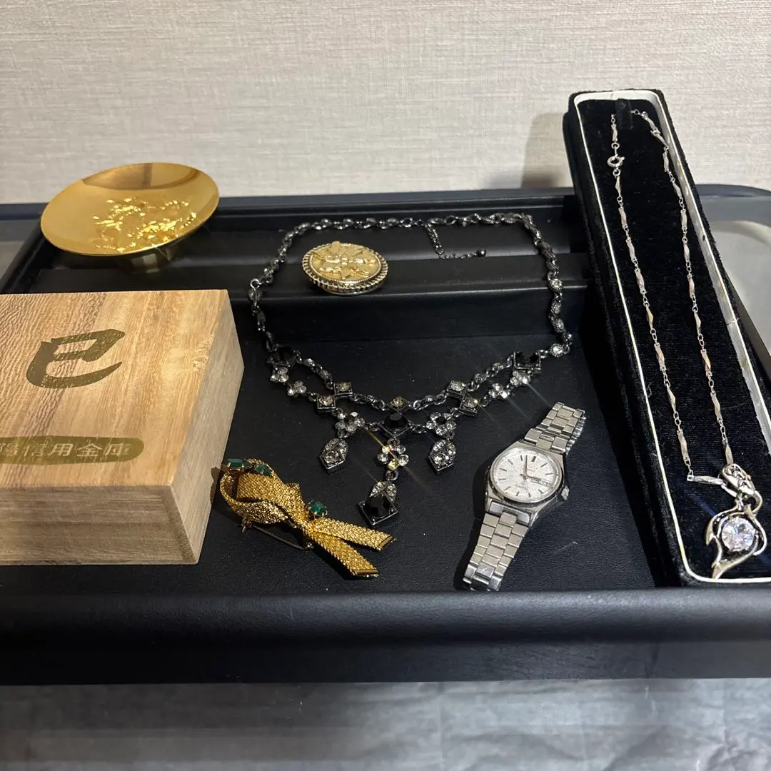 【遺品整理・生前整理品】24K GP金杯 SEIKO腕時計 金ブローチ ダイヤ風