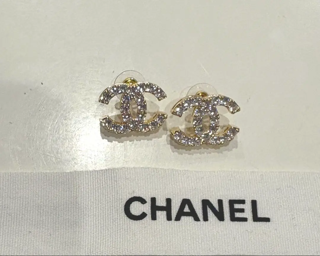 CHANEL CCロゴ ストーンピアス　ノベルティ