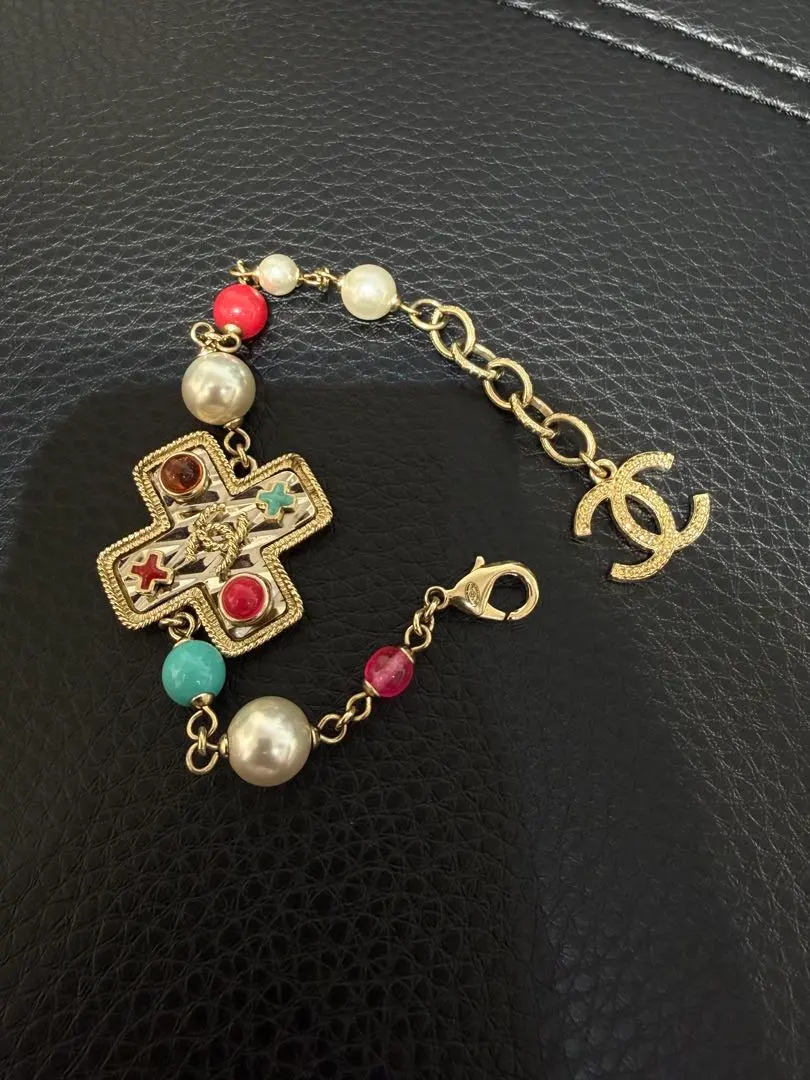 CHANEL 十字架モチーフ ブレスレット