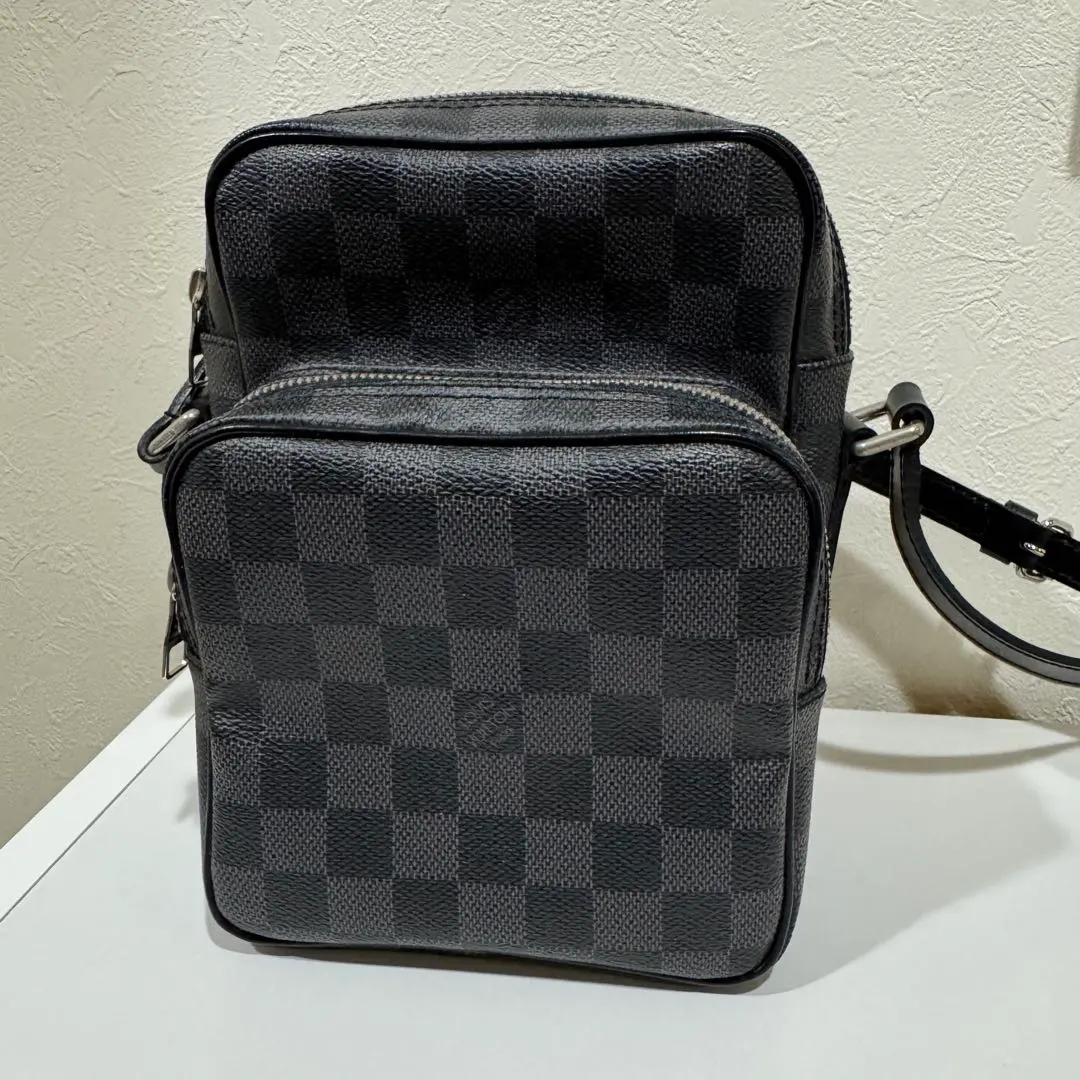 Louis Vuitton ダミエ グラフィット ショルダーバッグ