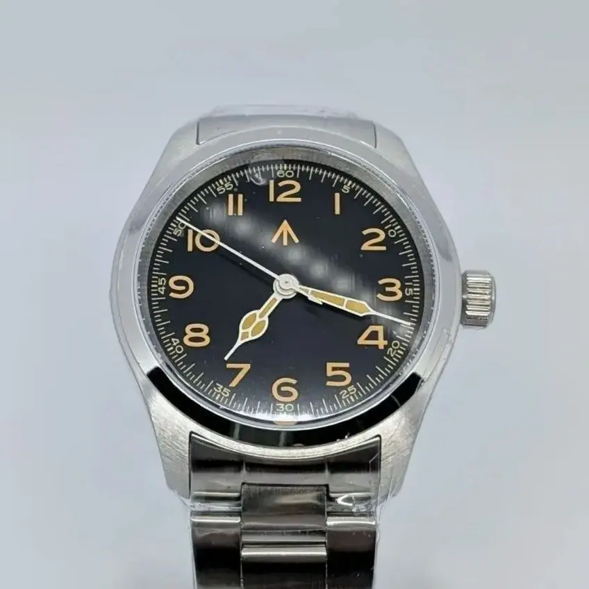 マーフ風 ミリタリーウォッチ 日本製クオーツ スイープ運針 革バンド付き