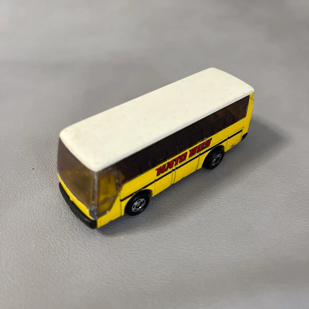トミカ　いすゞ　SUPER HI-DEOKER BUSミニカー　日本製　ジャンク