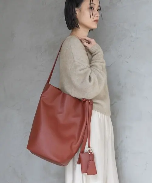 アパートバイ　ショルダーバッグ ブラウン