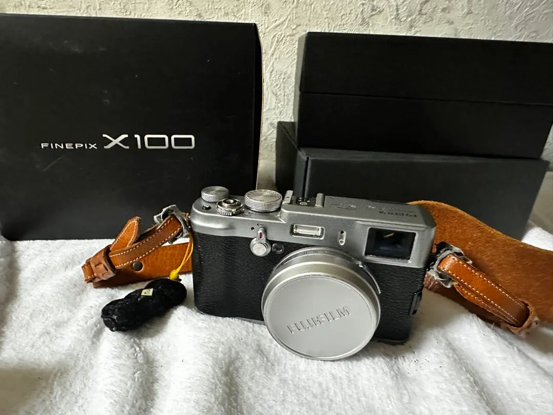 FUJIFILM X100 初代 シルバー フジフィルム デジタルカメラ
