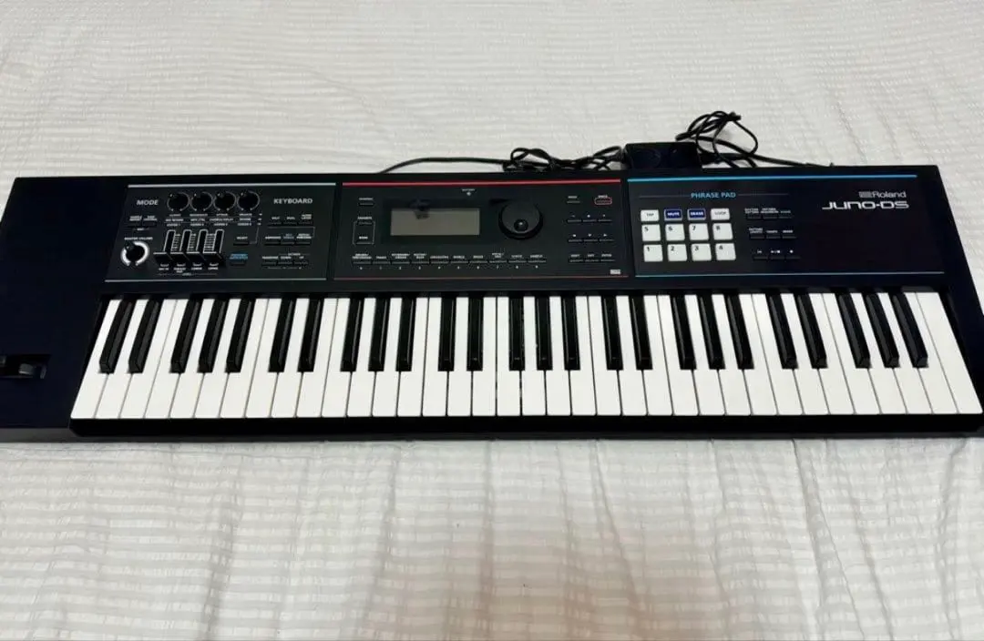 【送料込み】Roland JUNO-DS61 シンセサイザー 61鍵盤