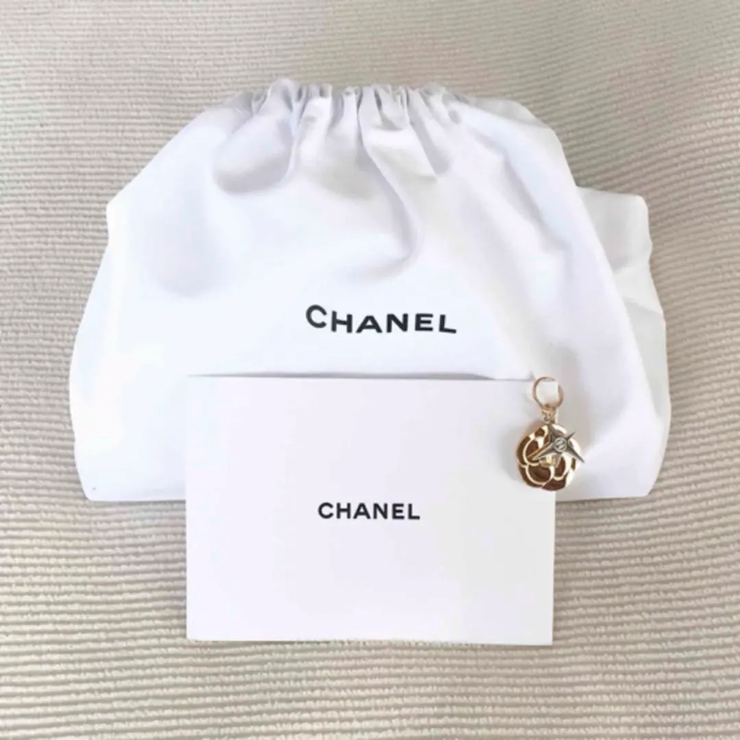 CHANEL 巾着袋 カメリア スター チャーム ポーチ　セット2025ホリデー