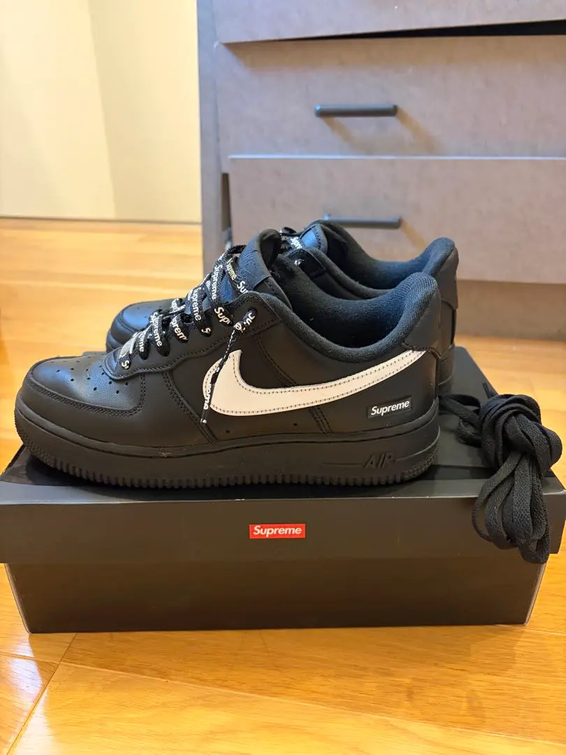 Supreme × Nike Air Force 1 Low "Black"