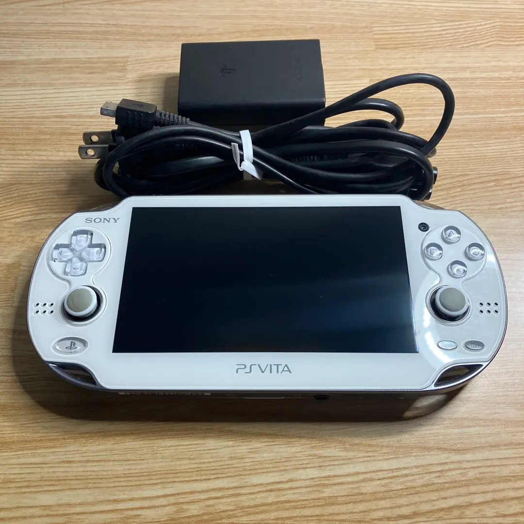 PlayStation®Vita クリスタル・ホワイト 3G/Wi-Fiモデル…