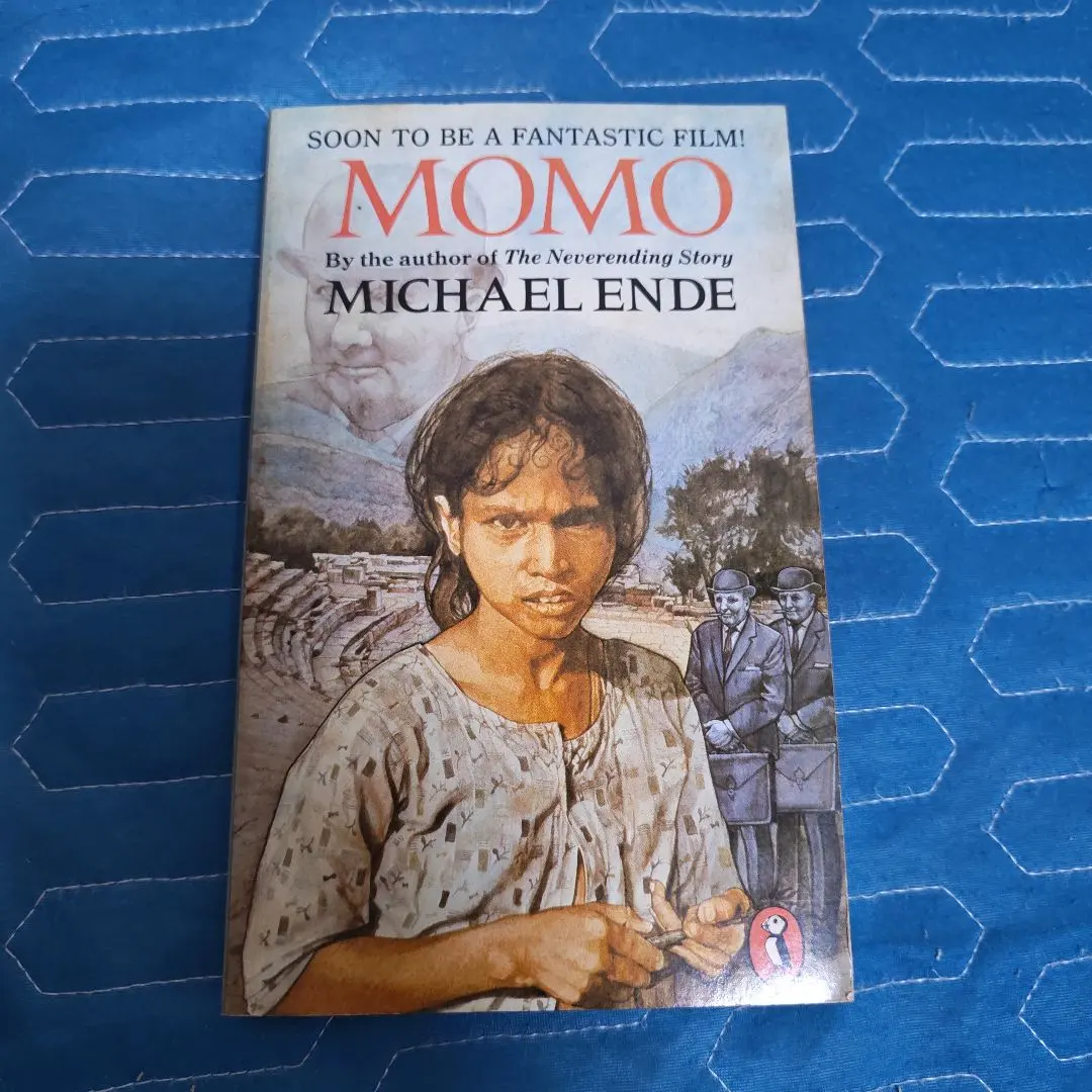 Momo by Michael Ende　英語本