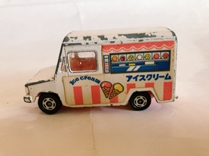 Tomica )No27HIPAC VAN