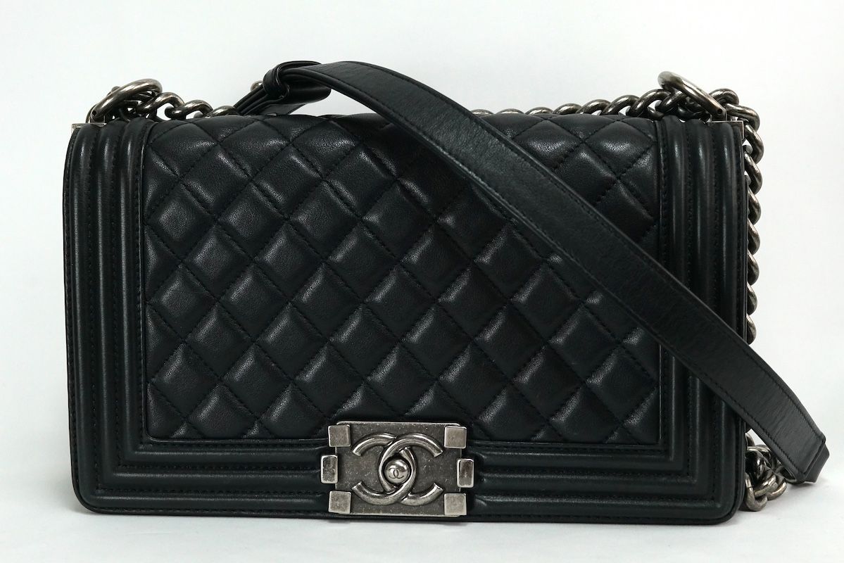 26番台 CHANEL シャネル ボーイシャネル チェーンショルダーバッグ 黒 シルバー金具 スムース ラムスキン ショルダーバッグ【中古】