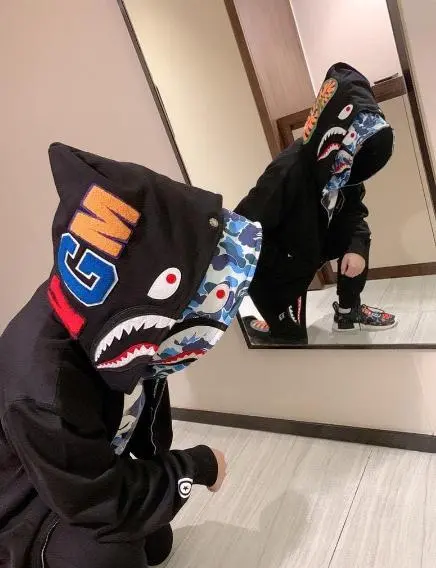 A Bathing Ape シャークパーカー M