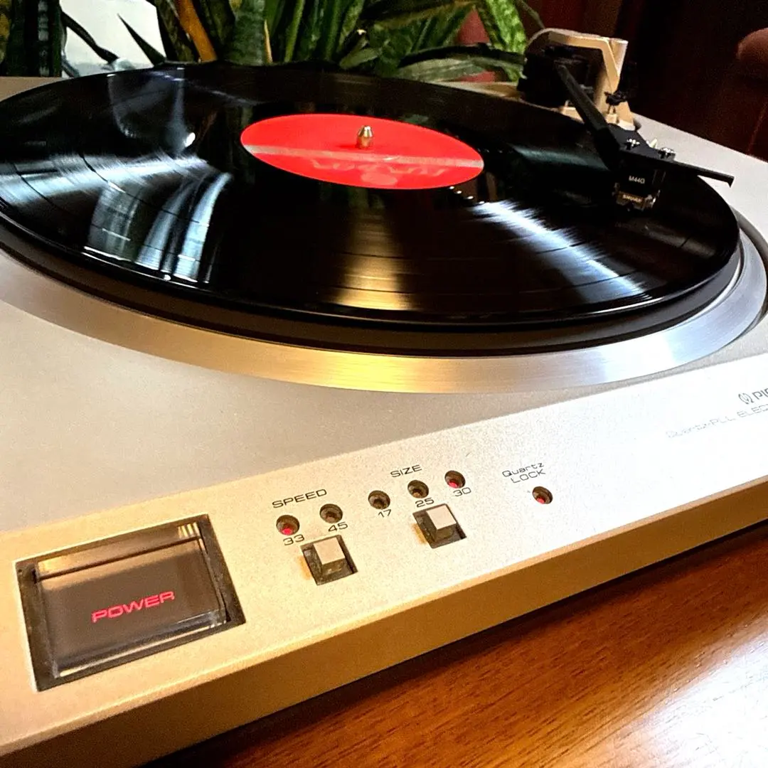 Pioneer PL-570（direct drive) 、SHURE M44G