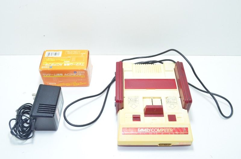 【送料無料】 任天堂 Nintendo ファミリーコンピュータ HVC-001 本体 家庭用ゲーム機