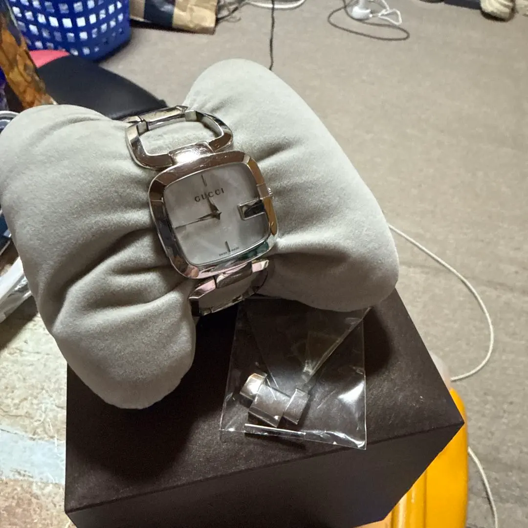 GUCCI シルバー アナログ時計