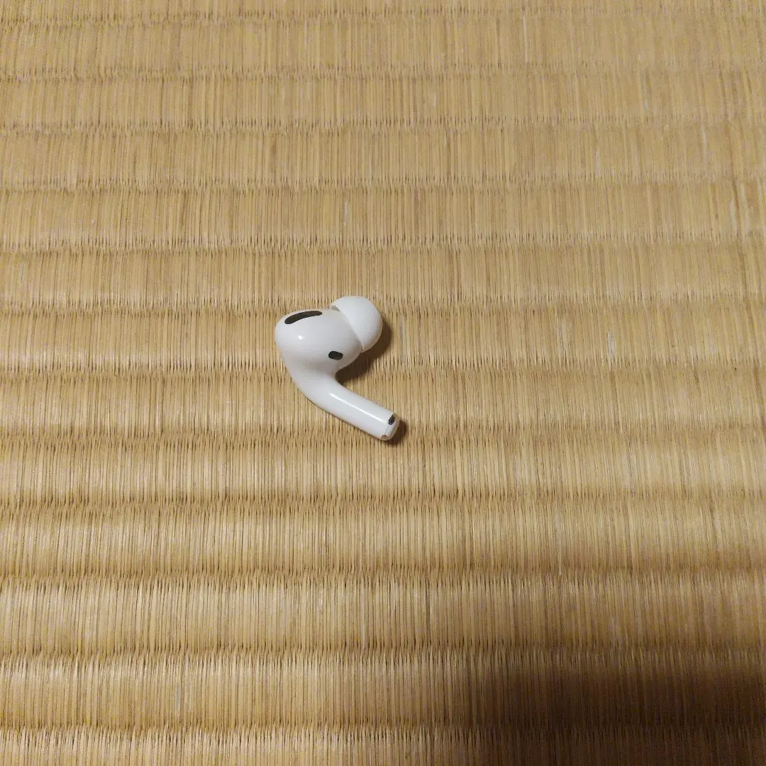 AirPods片方ホワイト