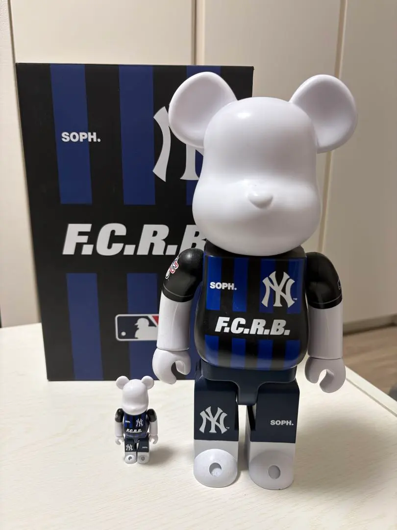 BE@RBRICK F.C.R.B.×MLB YANKEES 100% 400%