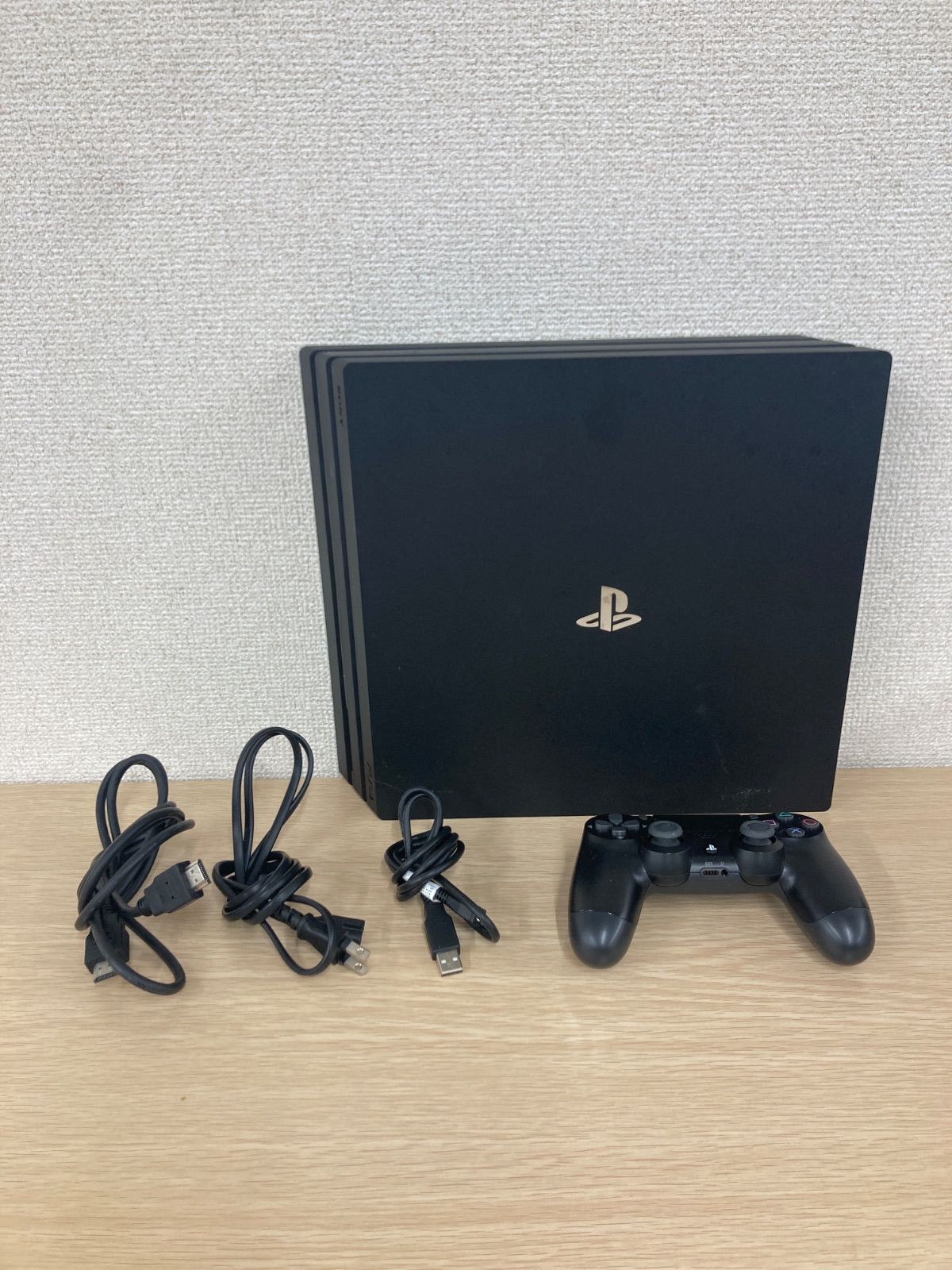 ！【通電確認済・動作未確認】PlayStation4 Pro PS4 プレイステーション4 プレステ4 本体 CUH-7200B ブラック 黒 コントローラー付き【ゲーム機本体】【19】