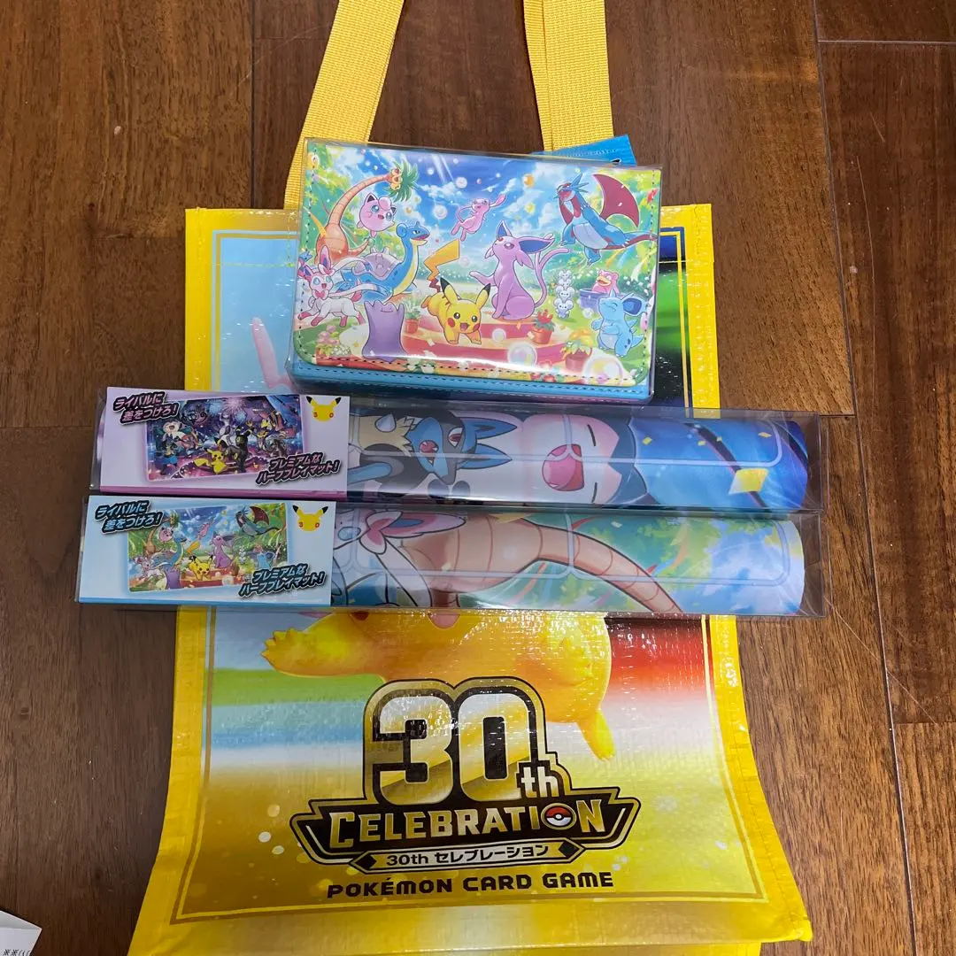 PCG ラバープレイマット みんなでおいわい 2種 デュアルデッキケース 1つ