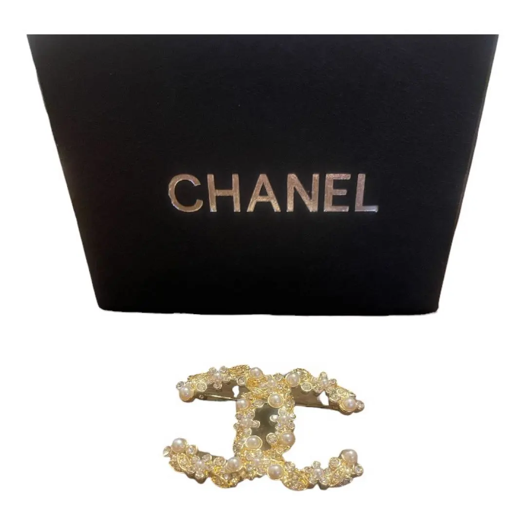 CHANEL シャネル　パール　ラインストーン付 ブローチ　ノベルティ